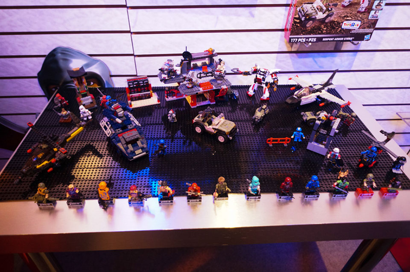 Illustration for article titled Avengers, Angry Birds and Star Trek Enterprises: Toy Fair 2013, Day 3